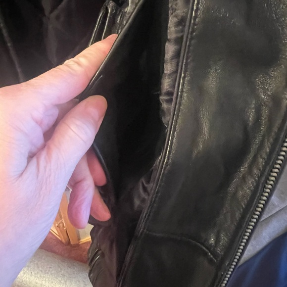 Worthington Leather Jacket. Zips with ease. Size large. Excellent new condition. - Picture 12 of 14